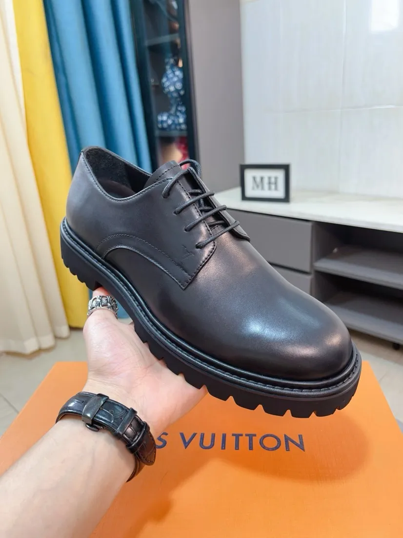 Men's shoes💰 660🌹🌹High version [LV] Louis Vuitton's popular casual leather shoes🎖Fashionable and elegant🎖🎖Material: Original imported open-edge beaded cowhide, washed cowhide leather lining, original open-molded rubber outsole, high-end and classy, ​​elegant quality, instantly transforming into a handsome man when you step on the foot❤❤Standard\nNumber of sizes: 39-44, 38, 45 customized